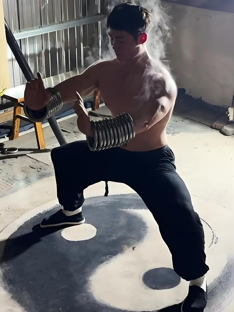 勤奋的小李哥马步桩
